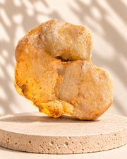Piedra natural miel con cristalización de cuarzo
