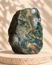 Piedra natural verde en bruto